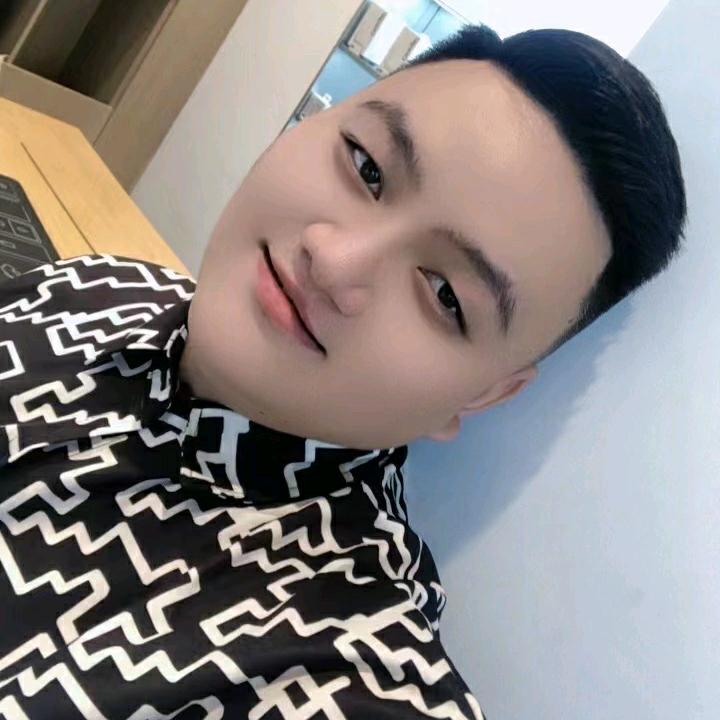 小潘♥🌈🌈🌈🌈🌈