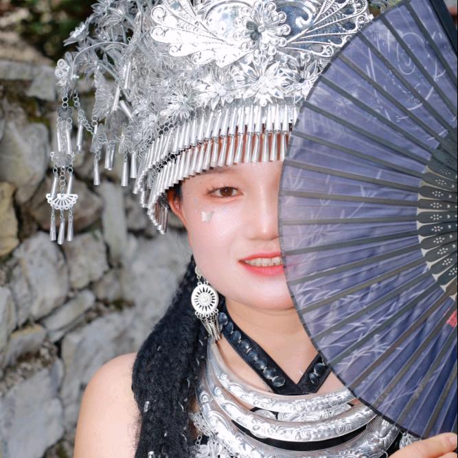 ℒᎭℯ⃝Z meets Li 💋