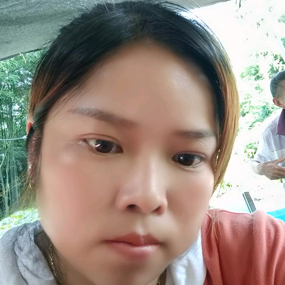 爱臭美的四川妹 😷😷😷😷