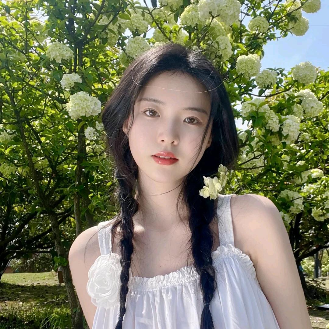 小财月穿搭