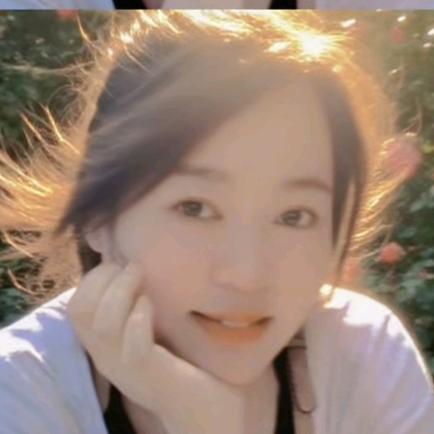 小小云。