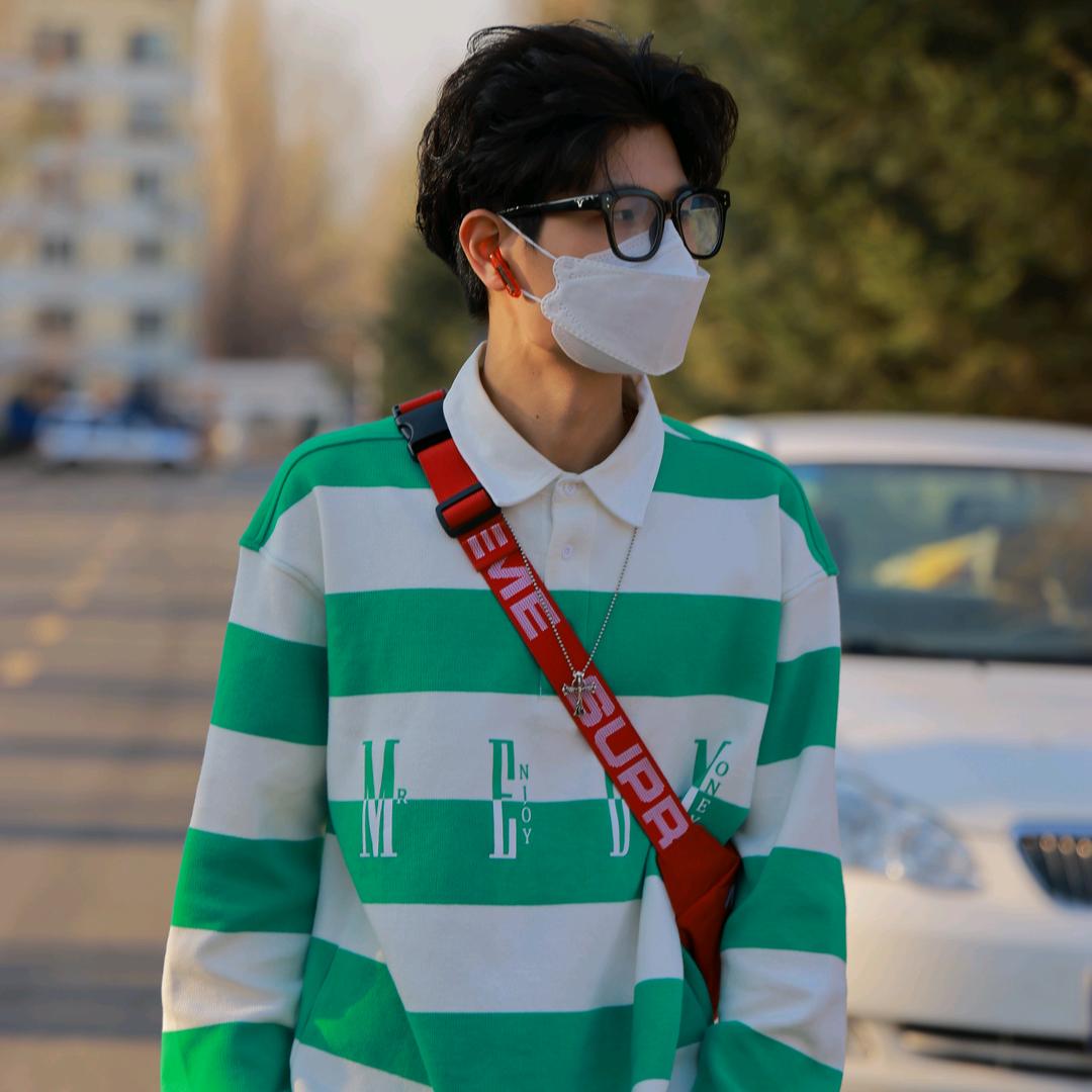小钱在做设计