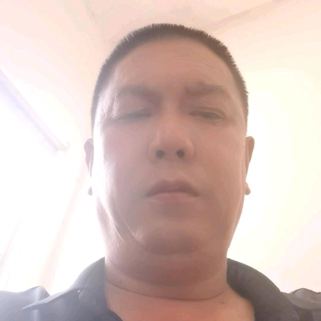 立伟