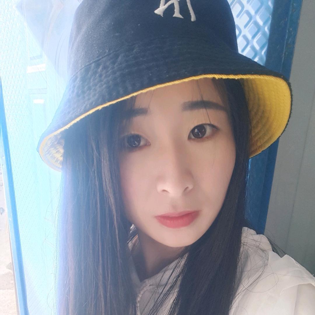 ༺ཉི།Wanᴗg·ᰔᩚ །ཉྀ༻