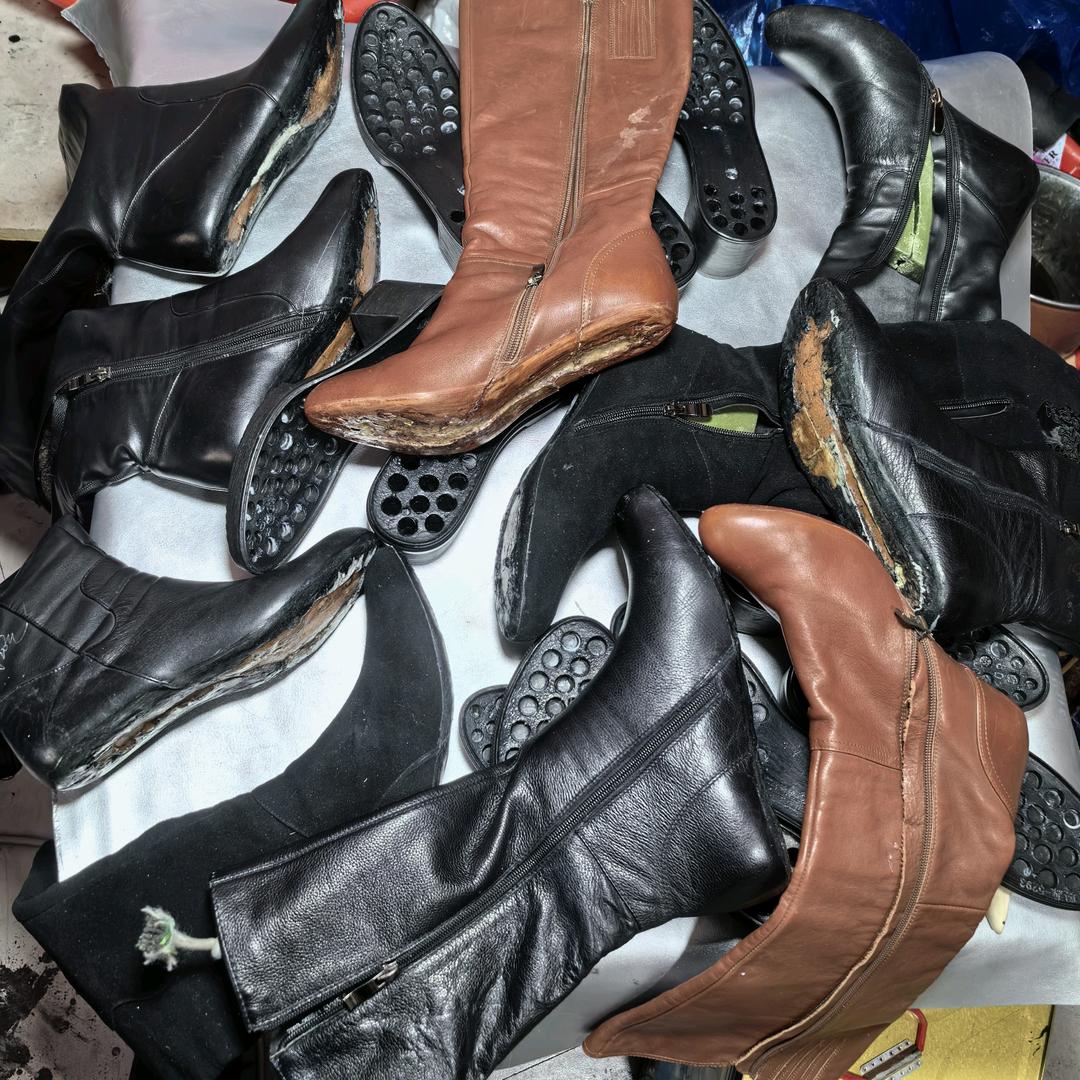 修鞋匠，换鞋底，洗鞋，收学员