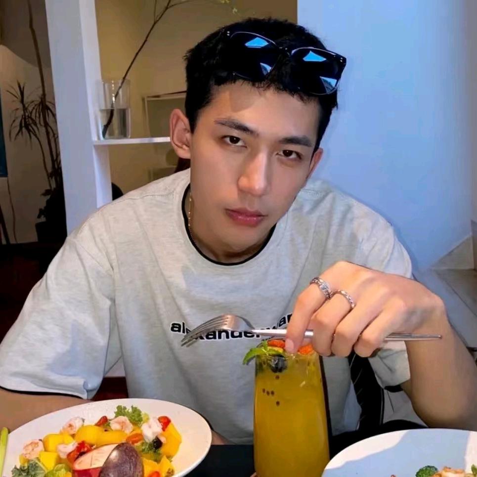 初晴（霸业模拟器）