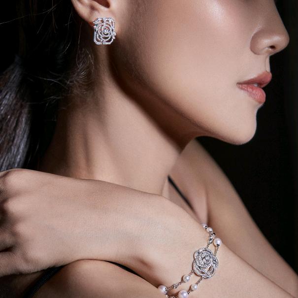 YiYi时尚饰品精选店