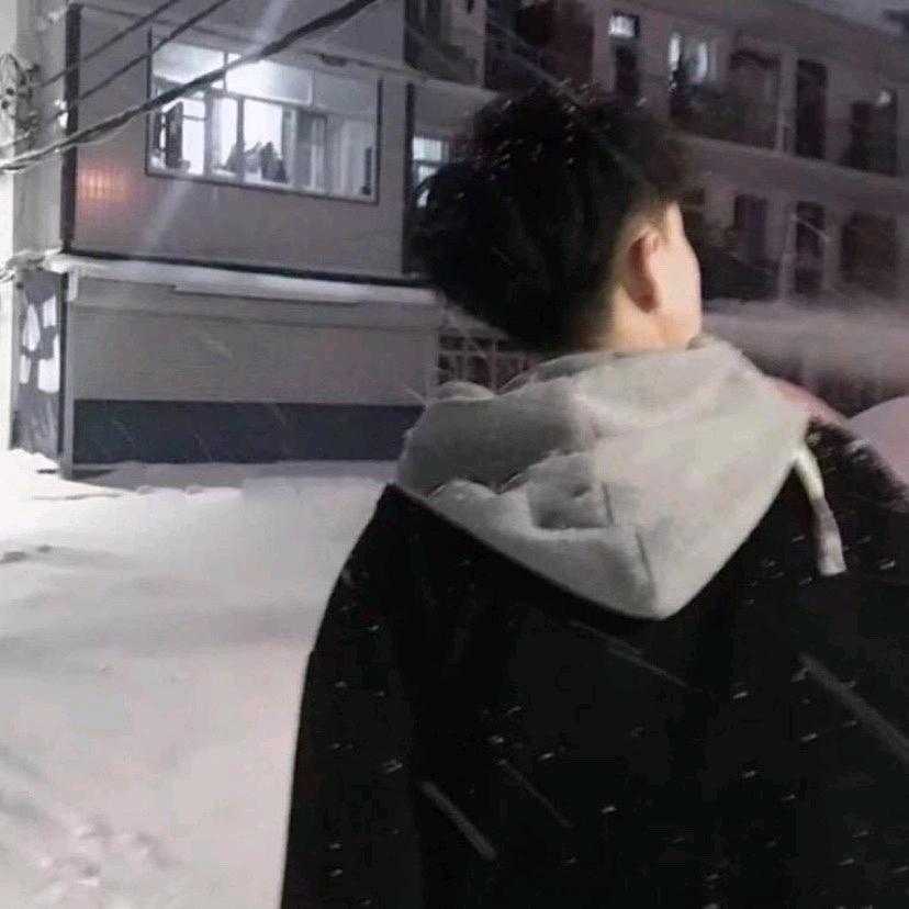 怀抱里.