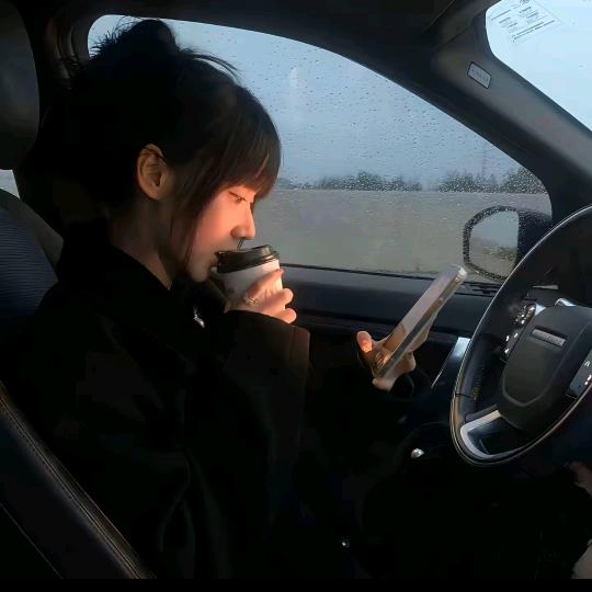 小狗可爱快带它丸