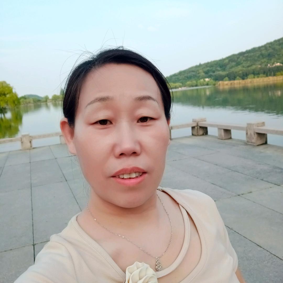 娅娅姐[818】17：00开播