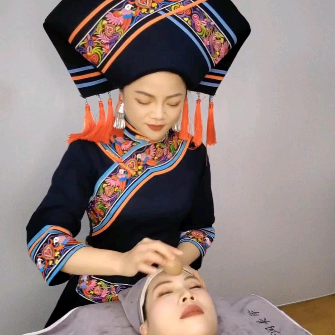 黄诗云（壮瑶药蛋疗法创始人）