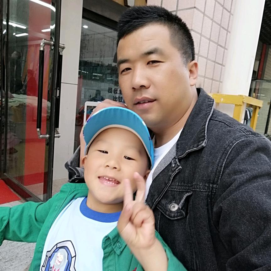 开着拖拉机撵兔子