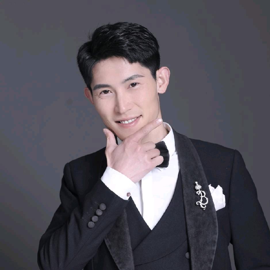 在豫灵做婚礼的小主持