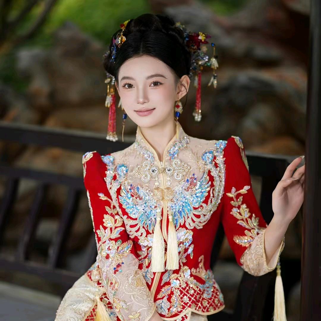 初见婚纱美妆工作室