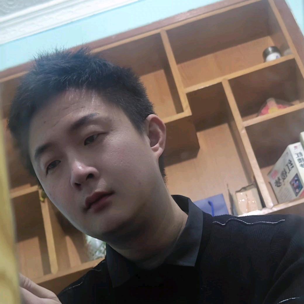 LC  李 可  爱
