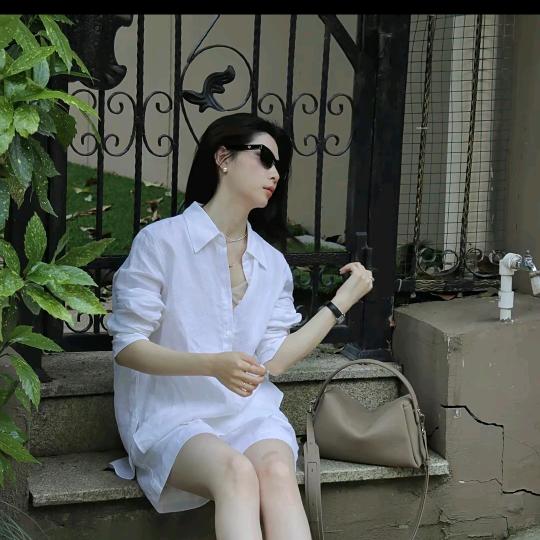 站在你所热爱的世界里闪闪发光。