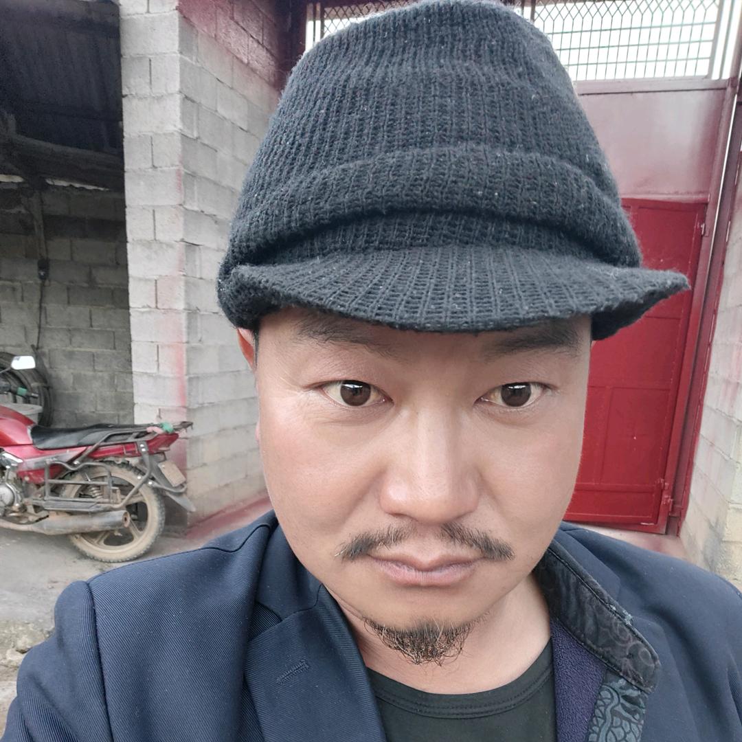 云南大理帽子哥