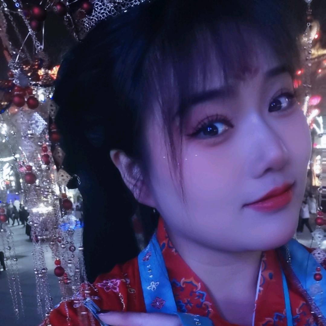 ?蓝莓酱仙子?