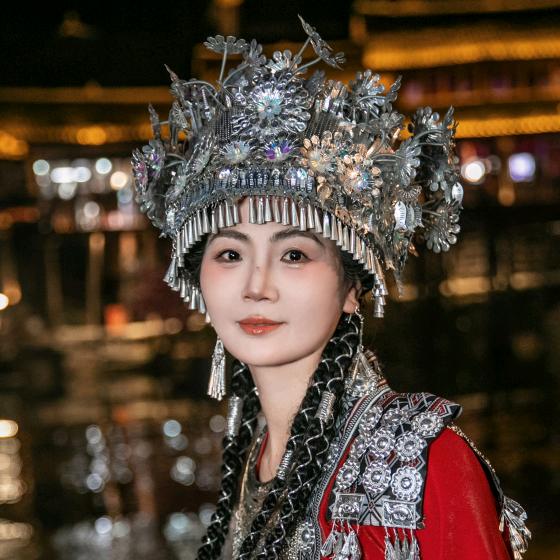 覃儿