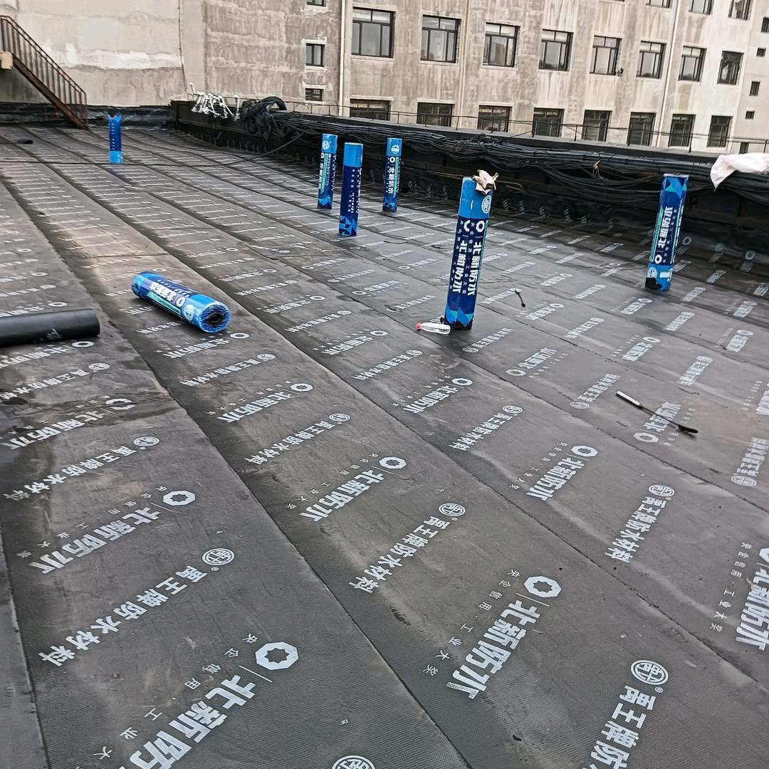 杨胖承接各种防水工程，收，售，各种防水材