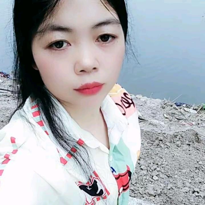 可不可以心疼我一点👫👫