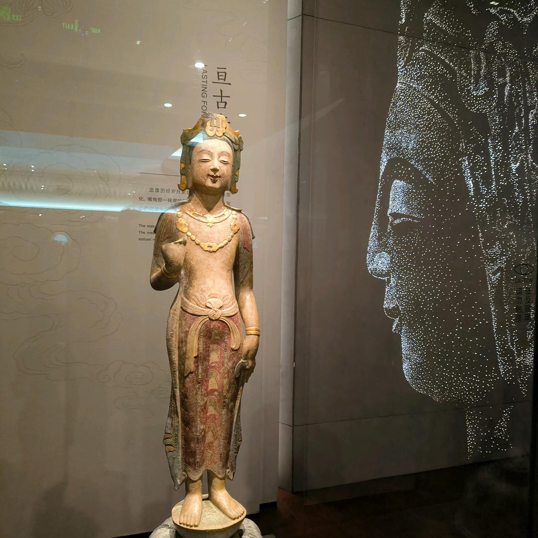 金钗揽春意