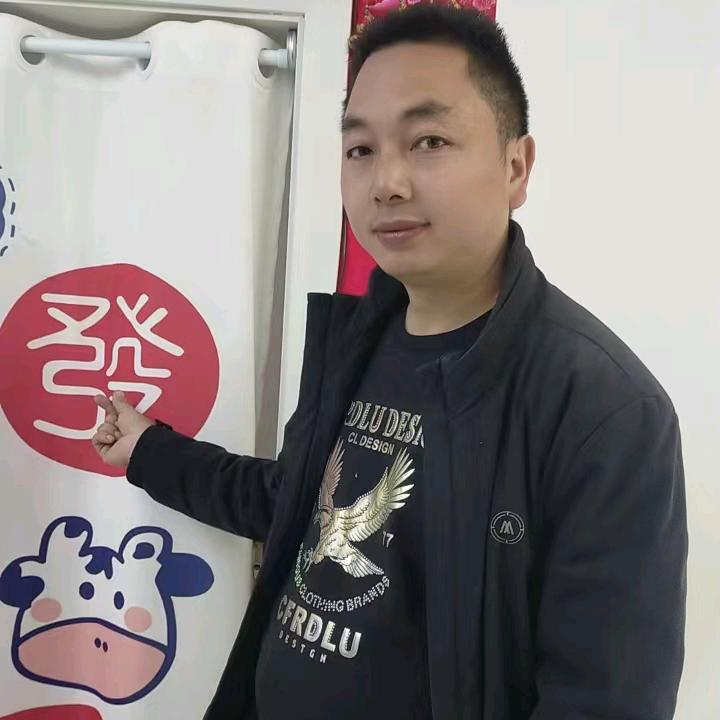 杨皓博