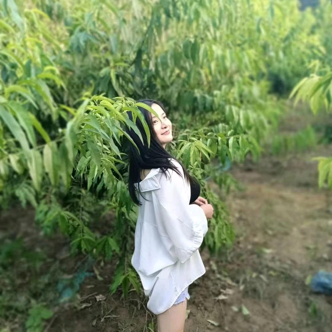 黛君