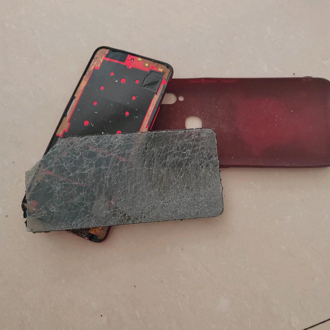 习惯了，没人疼，没人爱