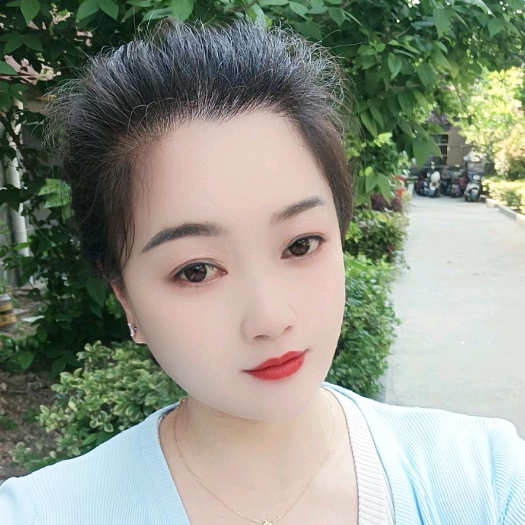 卖米线的小姐姐