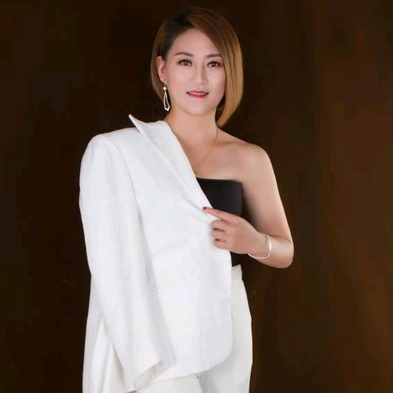 威宁山间雪小周