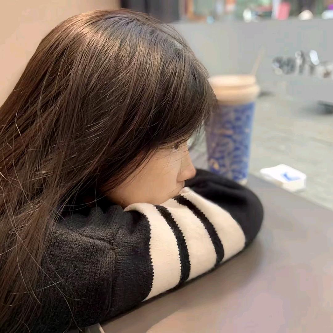 小小小鲸鱼