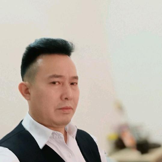 黄兴文：