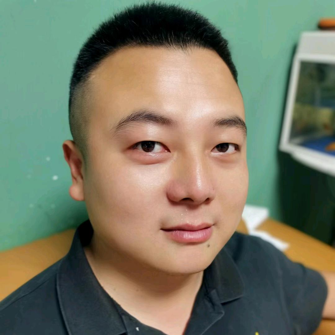 房产经纪人、小辜