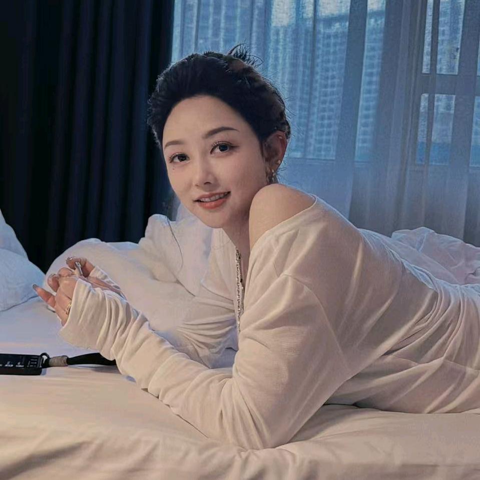 小百万霖笑熙