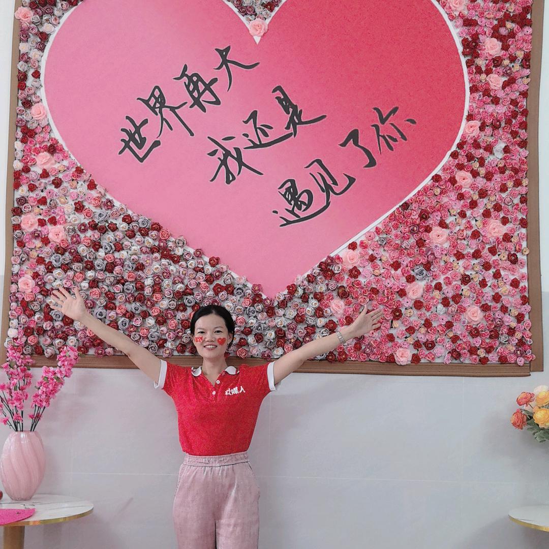 上林县壮媒人覃老师2