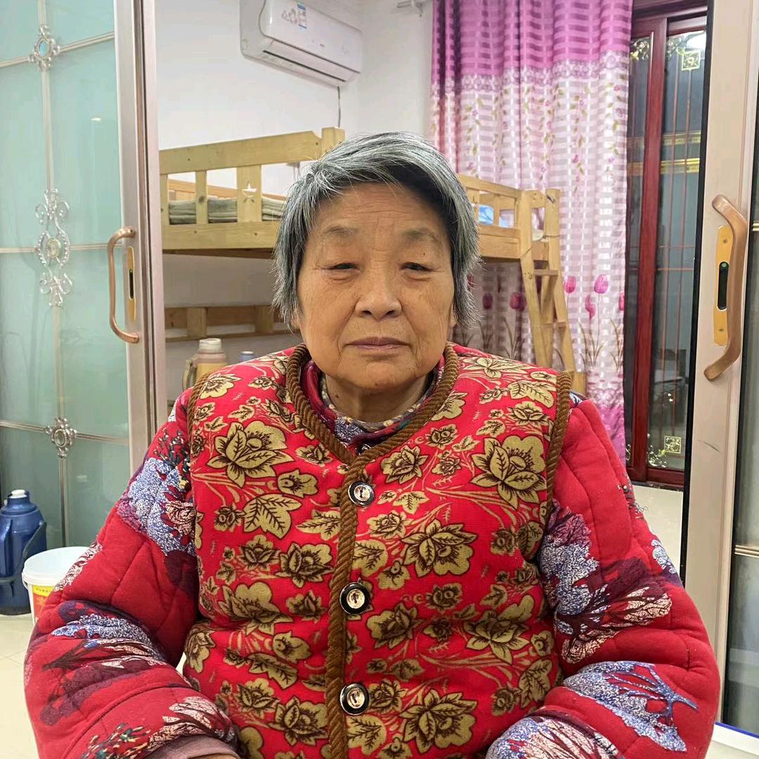 硕硕奶奶