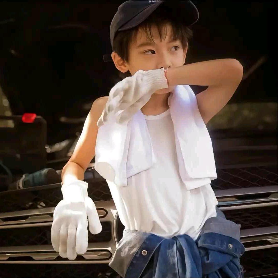 小a站起来