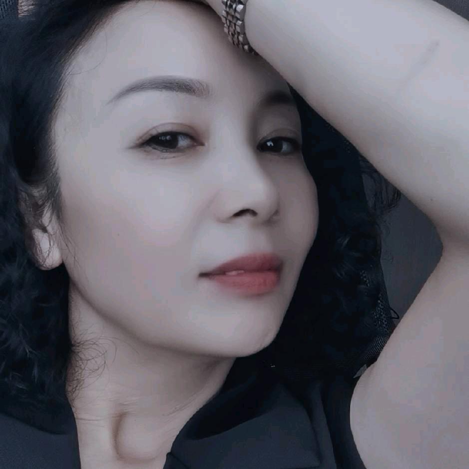 韩的服装仓储＿阿英