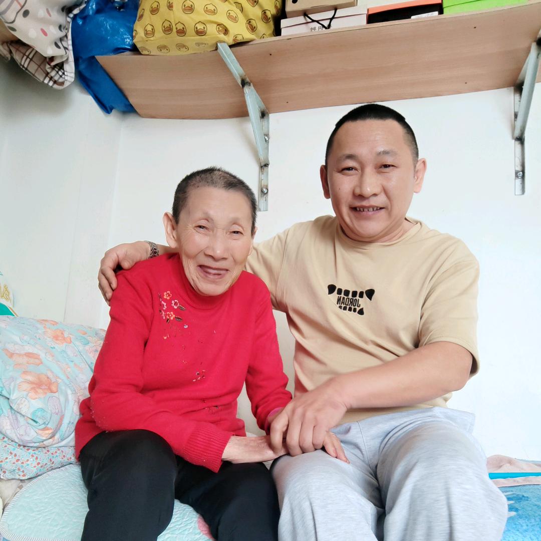 盛宴海鲜烧烤斌子头像