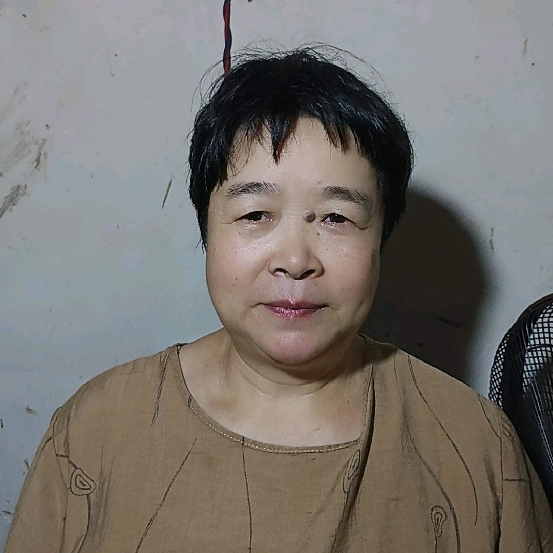 农村大姐(每晚八点开播)