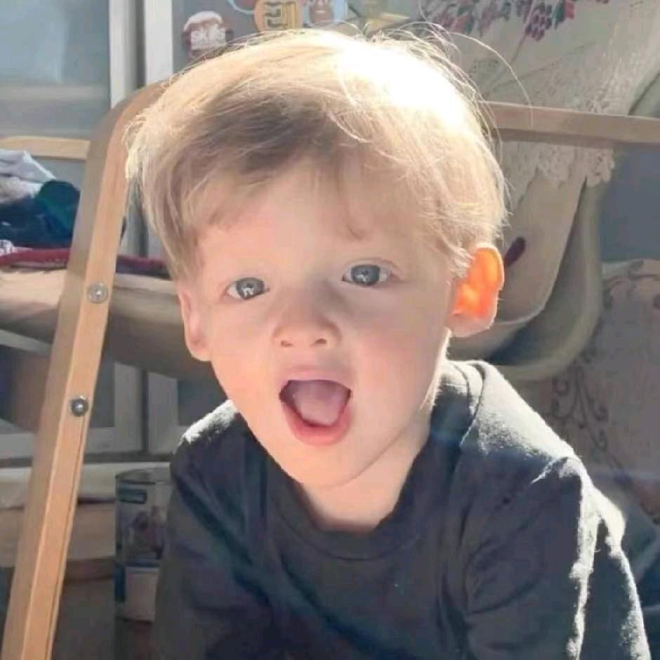 晚餐能吃三碗米饭.