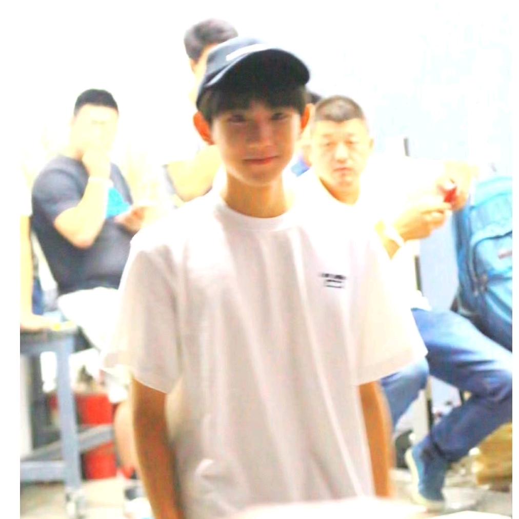 宇宙超级无敌yzl（十周年原价票鸟巢全勤