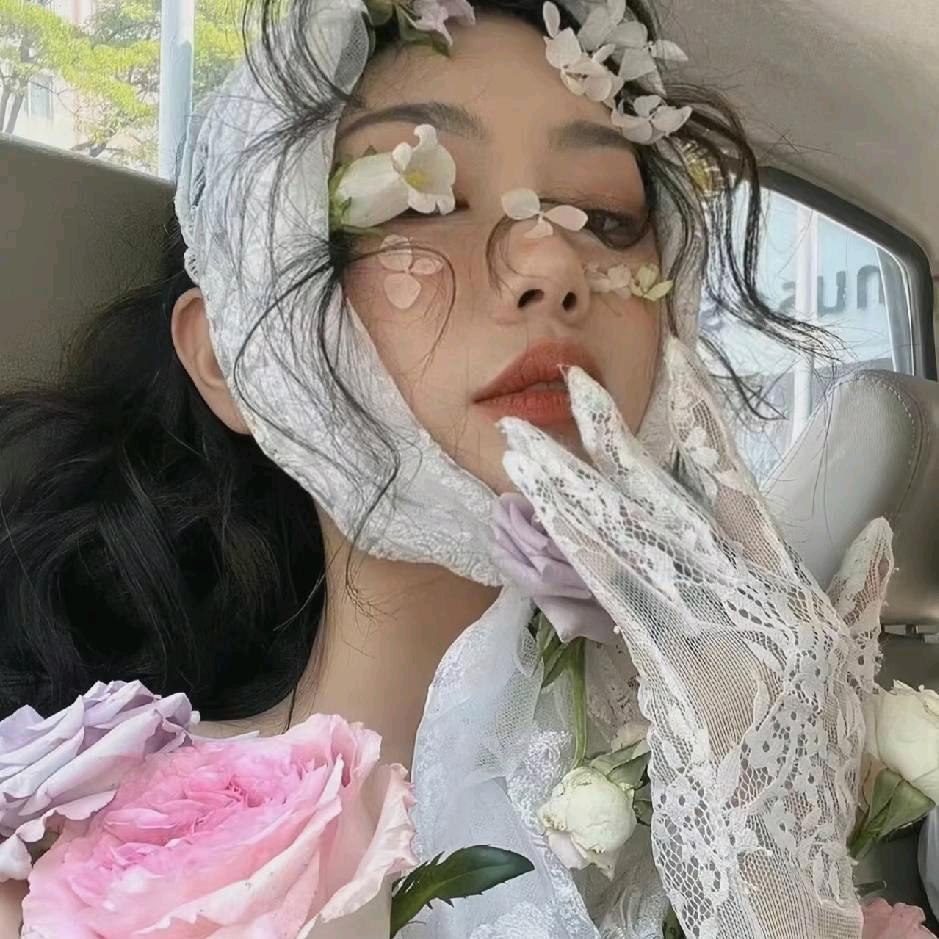 化妆师-Daisy👄（提供头饰）