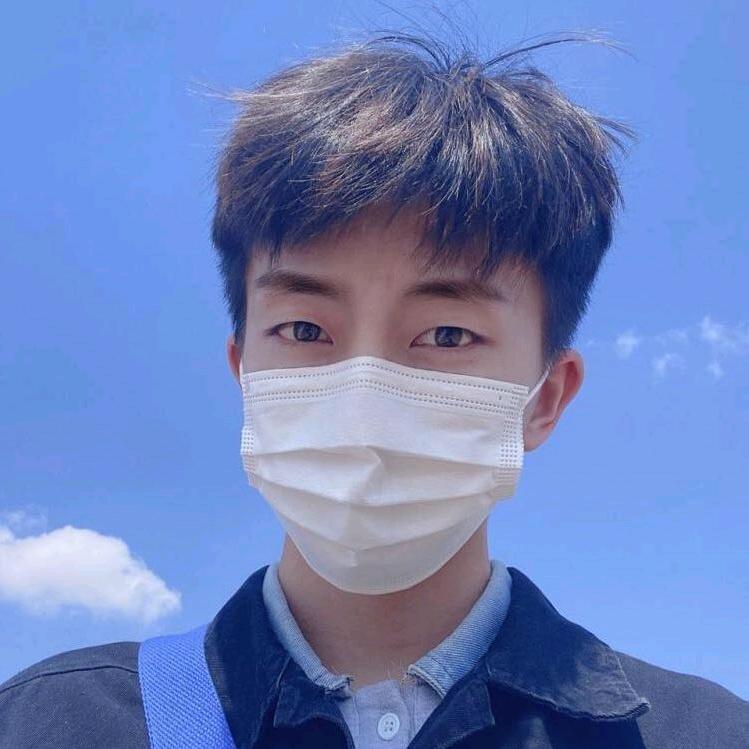 清秀男孩
