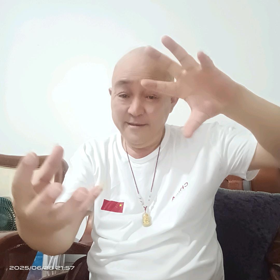 忘记一切烦恼，开心快乐每一天