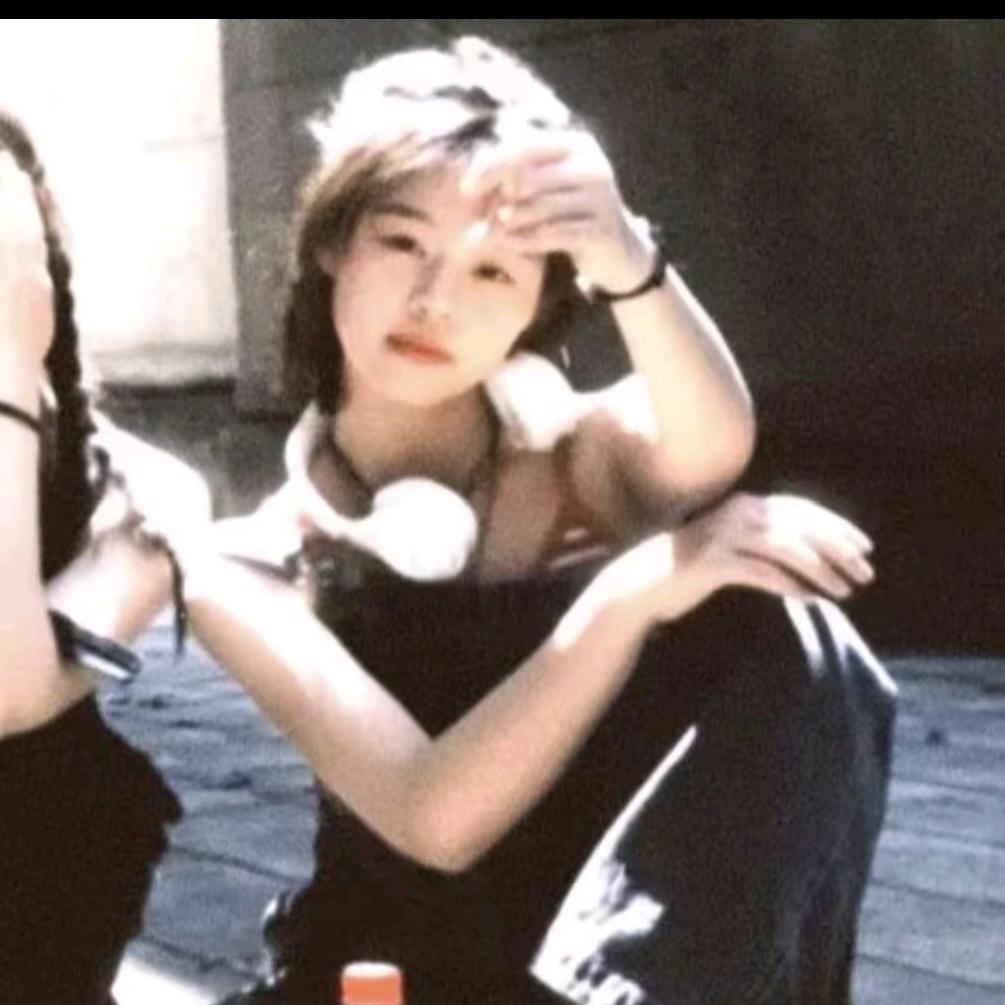 小贝😉同姆