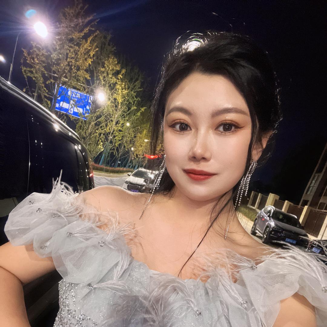 实体流量官莫萱