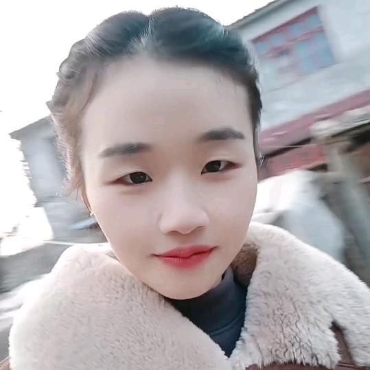 :🐝明依