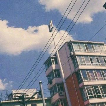 嗨 小伙子、阳光点!